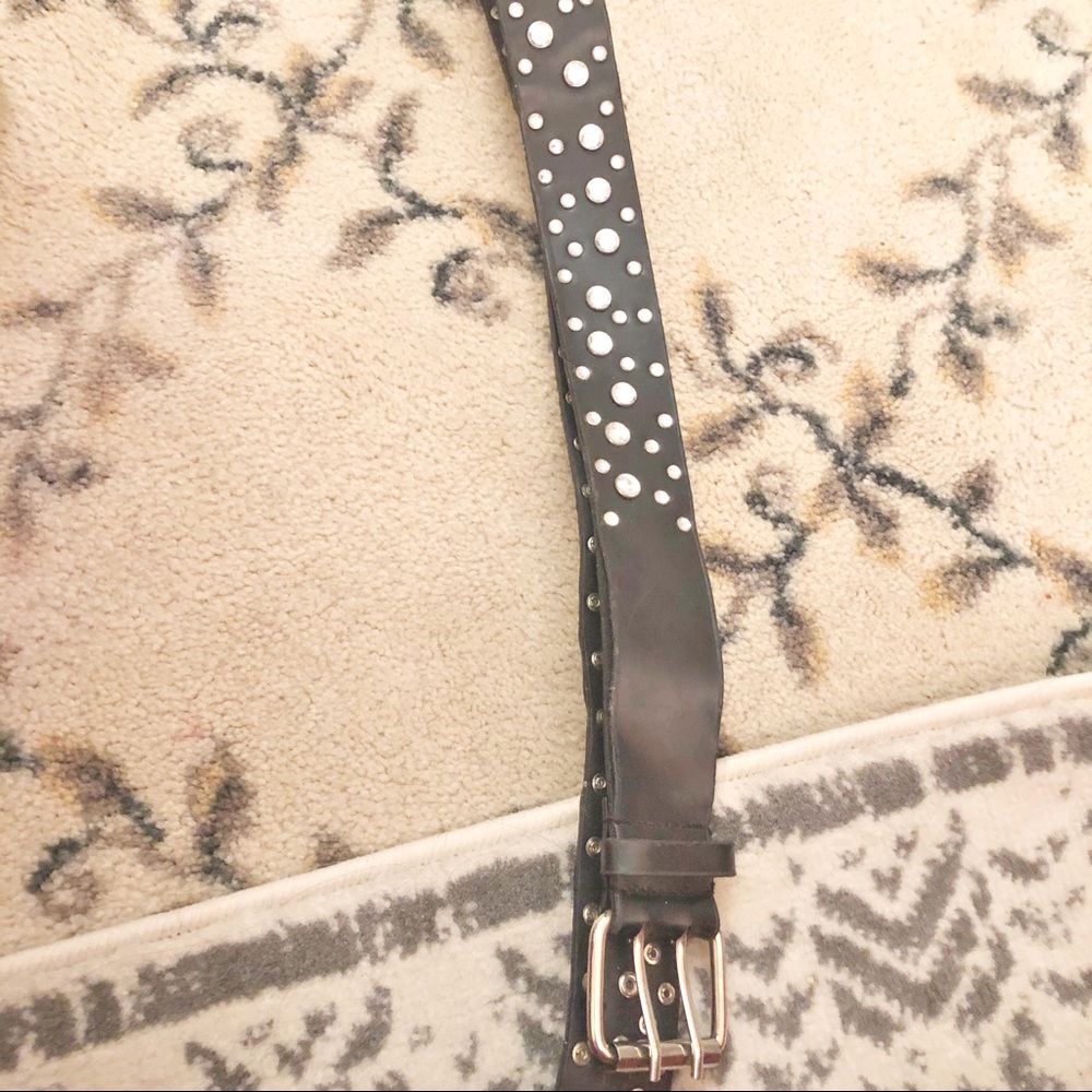 Gemstone belt